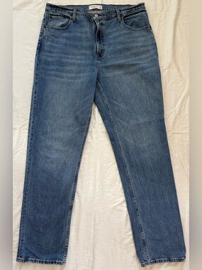 Abercrombie Straight Ultra High Rise Jeans Light Wash 33 16L